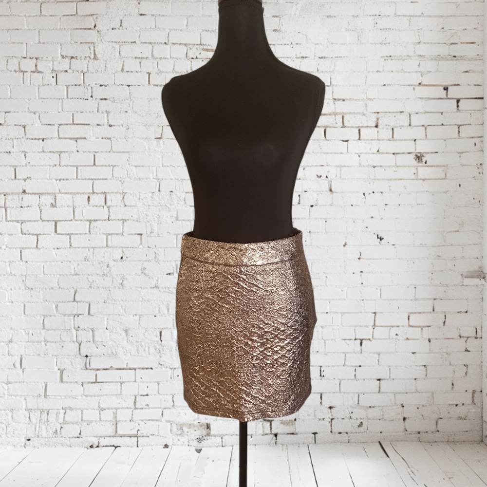 Elegant Gold Textured Skirt